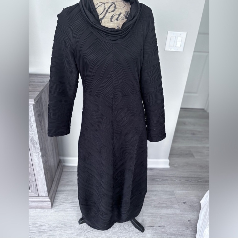 I C by Connie K collection Black Midi Dress bubble like hem EUC L $225